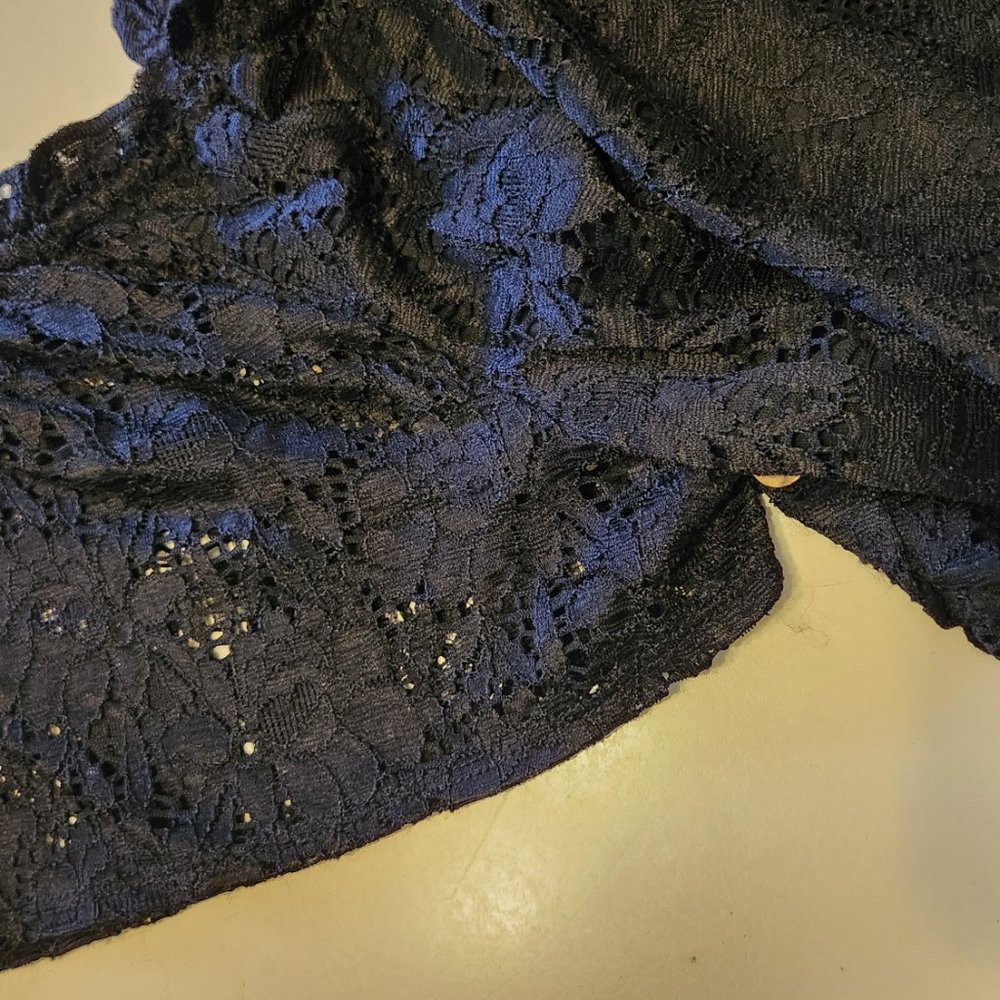 No Boundaries black lace top - Picture 11 of 12